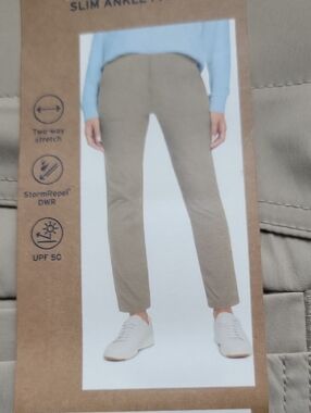 NWT Eddie Bauer Straight-Leg Pull-On Pants in Khaki